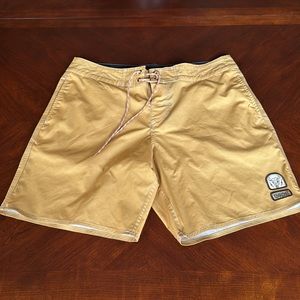 Howler Brothers Dijon (Gold) Buchannon Boardshorts - Men’s 34 - EUC